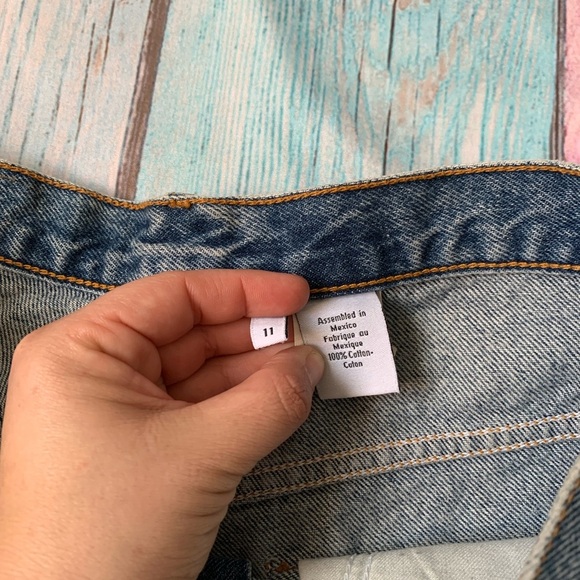 Vintage Calvin Klein jean shorts - Picture 5 of 9